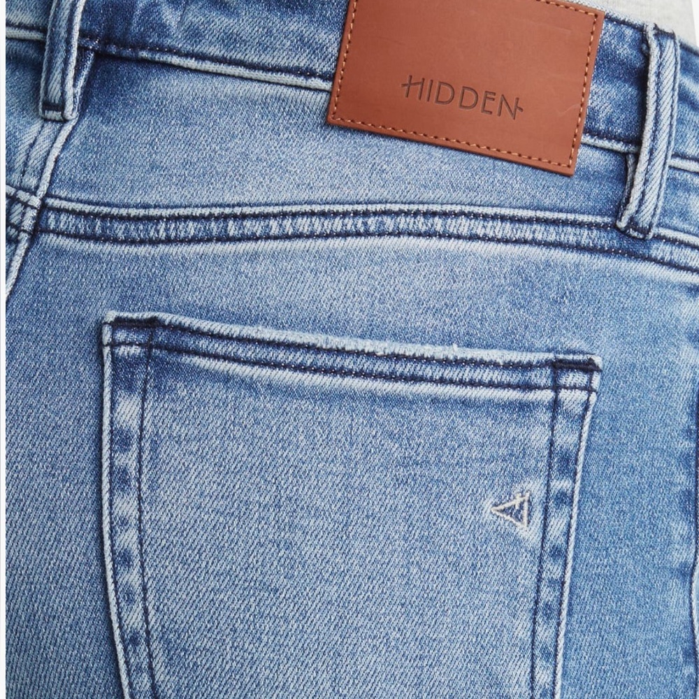 Hidden Jeans Medium Wash Stretch Distressed Straight Jeans NWT - Picture 9 of 11